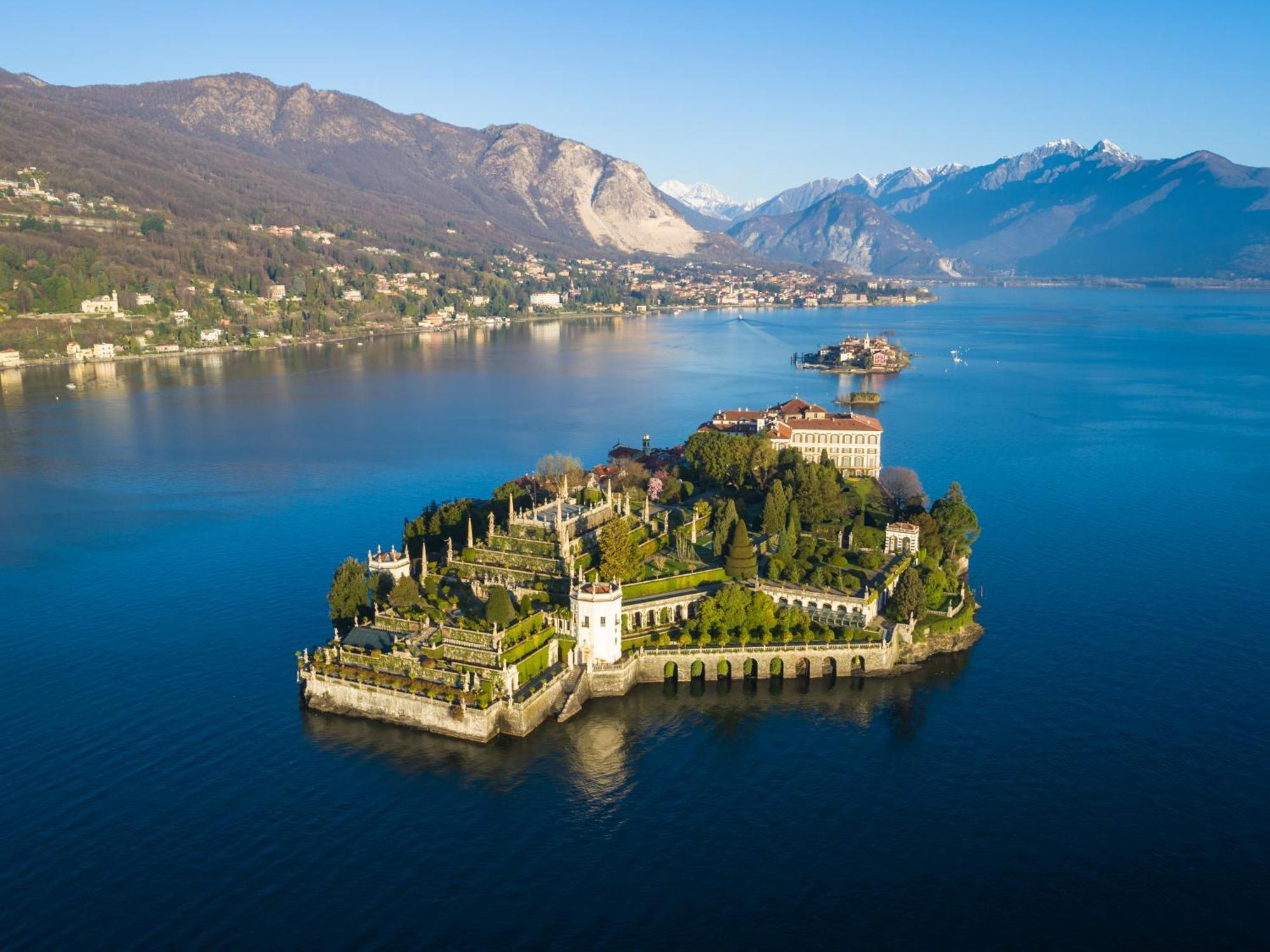 Isa Center - Leonardo Accademy - Mxp - Lakes Sesto Calende Exteriör bild